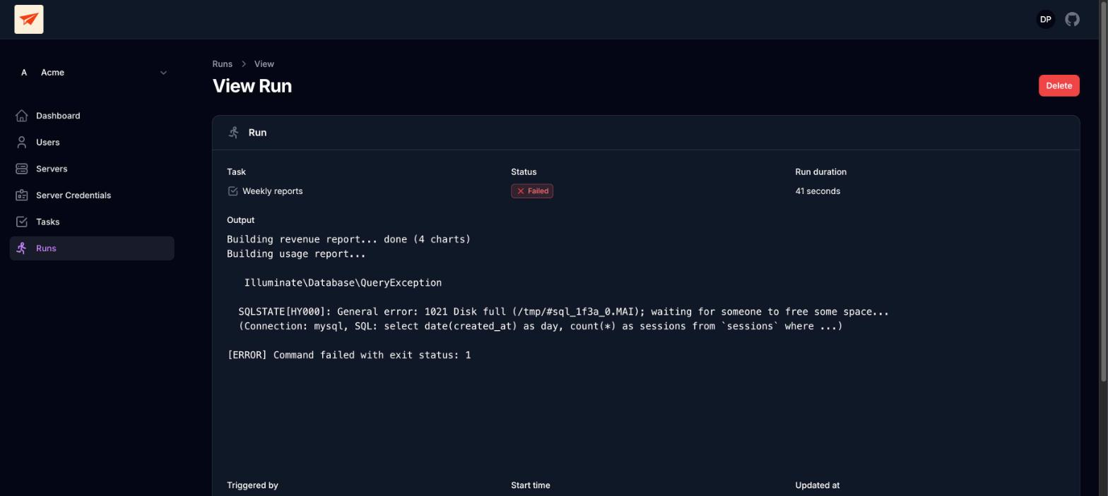 The same failed Weekly reports run in dark mode, showing the Disk full SQL error and exit status 1.